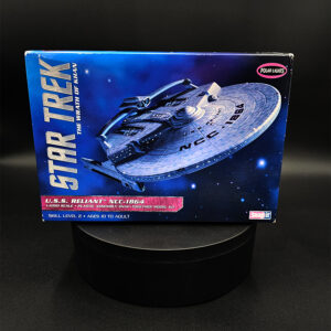 Open-box Polar Lights 1/1000 U.S.S. Reliant model kit. All original parts, decals, and instructions included. Complete kit in excellent condition.