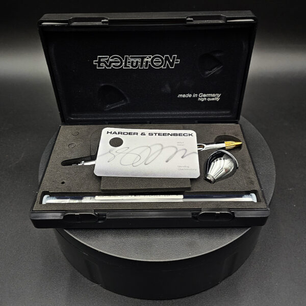 Harder & Steenbeck Evolution 2024 CRplus 2-in-1 airbrush, lightly used, complete set