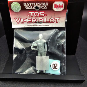 Cozmic Scale Models 1-32 BSG TOS Viper Pilot Starbuck Figure Kit