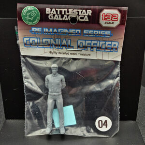 Cozmic Scale Models 1-32 BSG Re-Imagined Colonial Officer Figure Kit