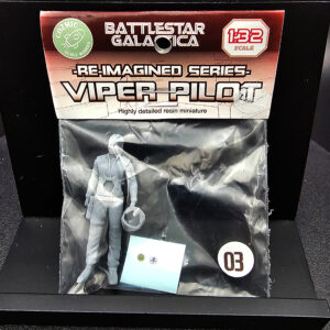Cozmic Scale Models 1-32 BSG Re-Imagined Viper Pilot Figure Kit