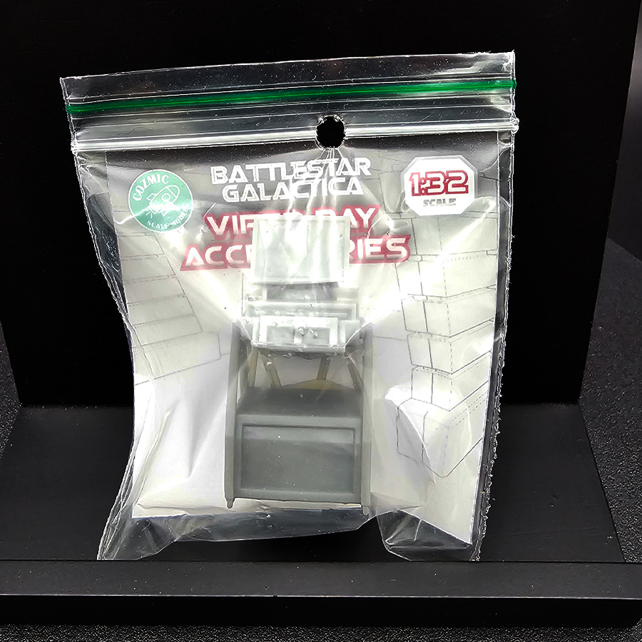 Cozmic Scale Models 1-32 BSG Viper Bay Accessories Computer Stand