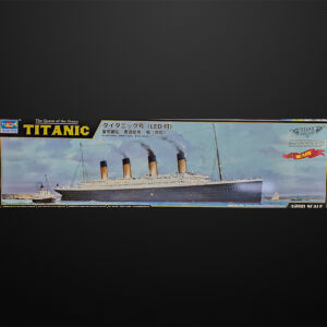 Trumpeter 1/200 RMS Titanic model kit with LED set open box