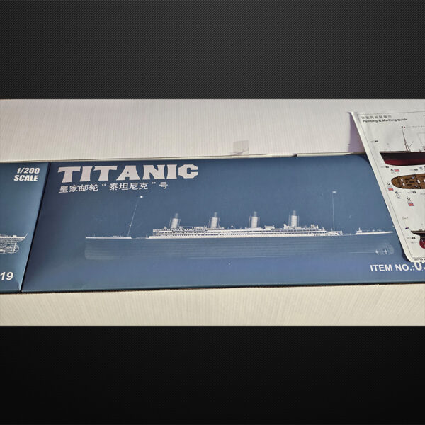 Trumpeter 1/200 RMS Titanic model kit with LED set open box