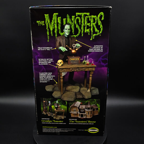 Moebius Models 1/9 The Munsters model kit bundle Herman Munster 933 and Grandpa Munster 934 open box unstarted