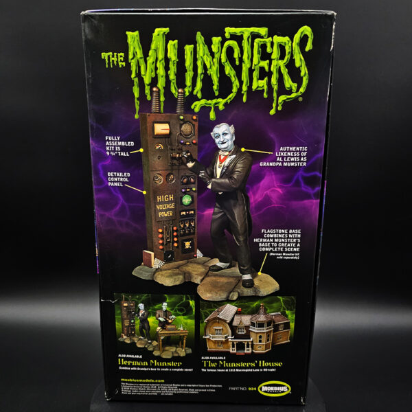 Moebius Models 1/9 The Munsters model kit bundle Herman Munster 933 and Grandpa Munster 934 open box unstarted