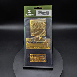 ET Model S35-014 Russian PT-76 Light Amphibious Tank Mod.1951 Trumpeter 00379