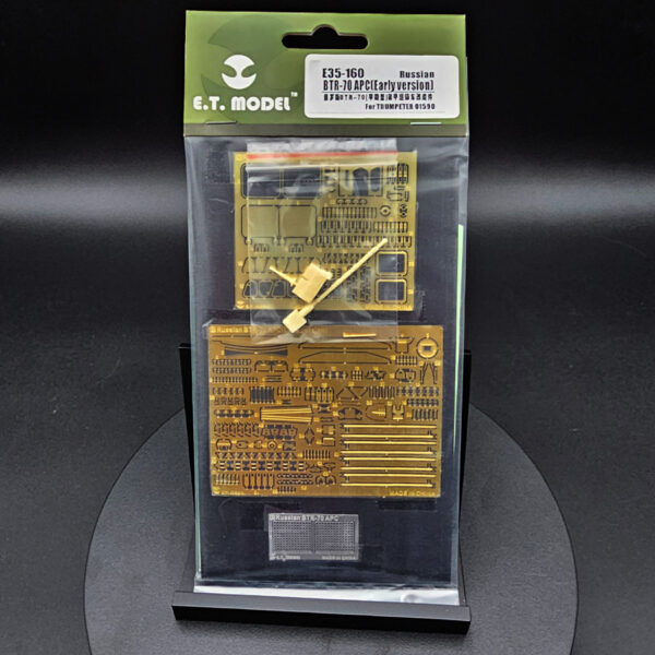 ET Model E35-160 Russian BTR-70 APC (Early version) Trumpeter 01590