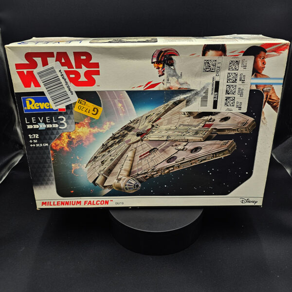 Revell 1-72 Millennium Falcon 06718 Open Box Complete Box Top Damaged Stash Sale