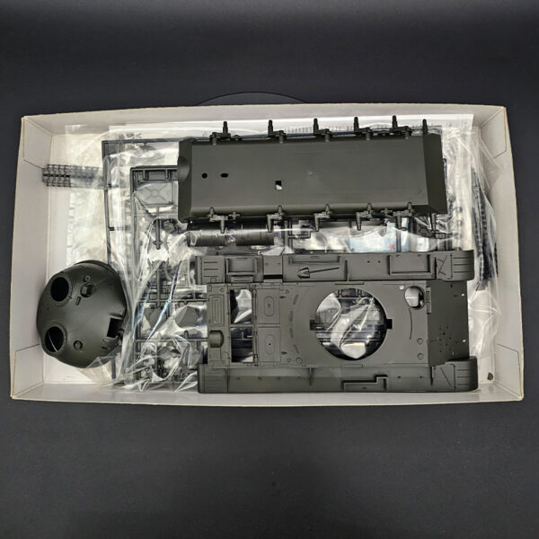 Tamiya 1/35 Scale Russian T-62A Tank Plastic Model Kit Stash Sale