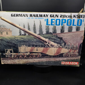 Dragon 1/35 German Railway Gun 28cm K5 Leopold model kit never started missing railroad tracks and base stash sale
