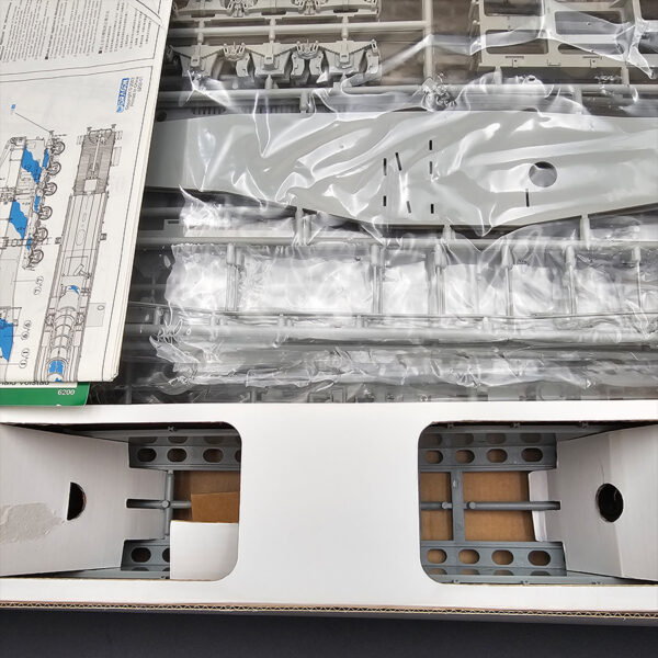 Dragon 1/35 German Railway Gun 28cm K5 Leopold model kit never started missing railroad tracks and base stash sale