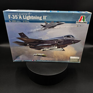 Italeri 1/72 F-35A Lightning II aircraft model kit open box complete