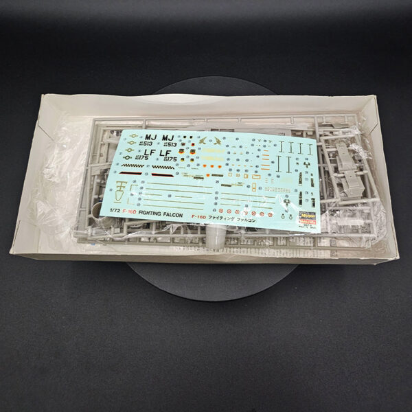 Hasegawa 1/72 F-16D Fighting Falcon aircraft model kit open box sealed bags