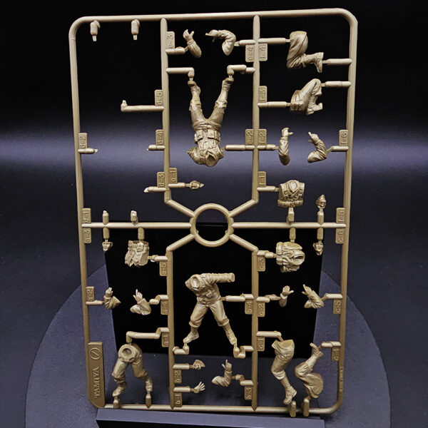 Tamiya 1/35 U.S. Army assault infantry figure set open box missing one soldier