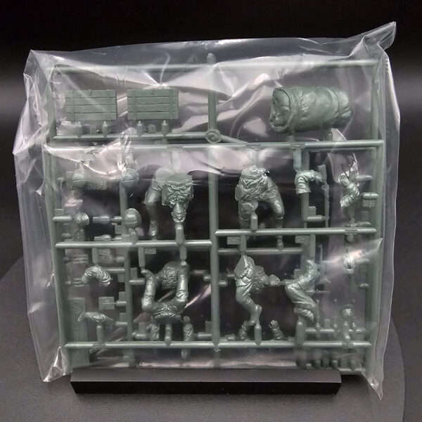 Tamiya 1/35 German soldiers seated figure set open box sealed bag