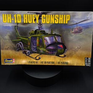 Revell 1/32 UH-1D Huey Gunship helicopter model kit open box complete