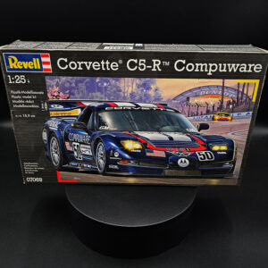 Revell 1/25 Corvette C5-R Compuware race car plastic model kit open box complete