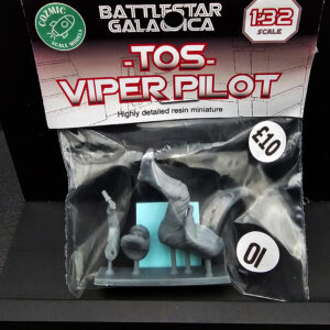 Cozmic Scale Models 1/32 Battlestar Galactica TOS Viper Pilot 01 figure kit box and parts