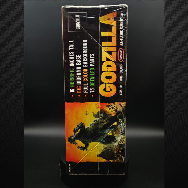 Polar Lights Godzilla POL956/04 factory sealed kit in box