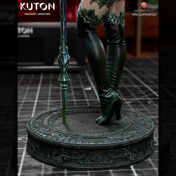 Kaelira dark fantasy warrior resin figure by Kuton Sculpts unpainted 3D print