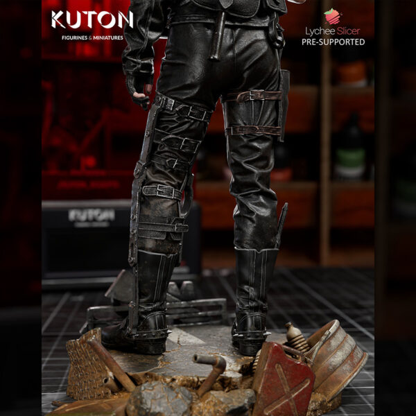 Kuton Sculpts Mad Max resin print options: 1/10 scale figure and 1/9 scale bust, unpainted kit with base.